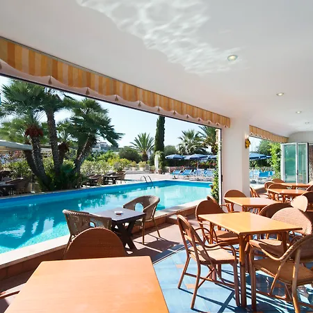 Av Club Terme Colella Hotell 3*